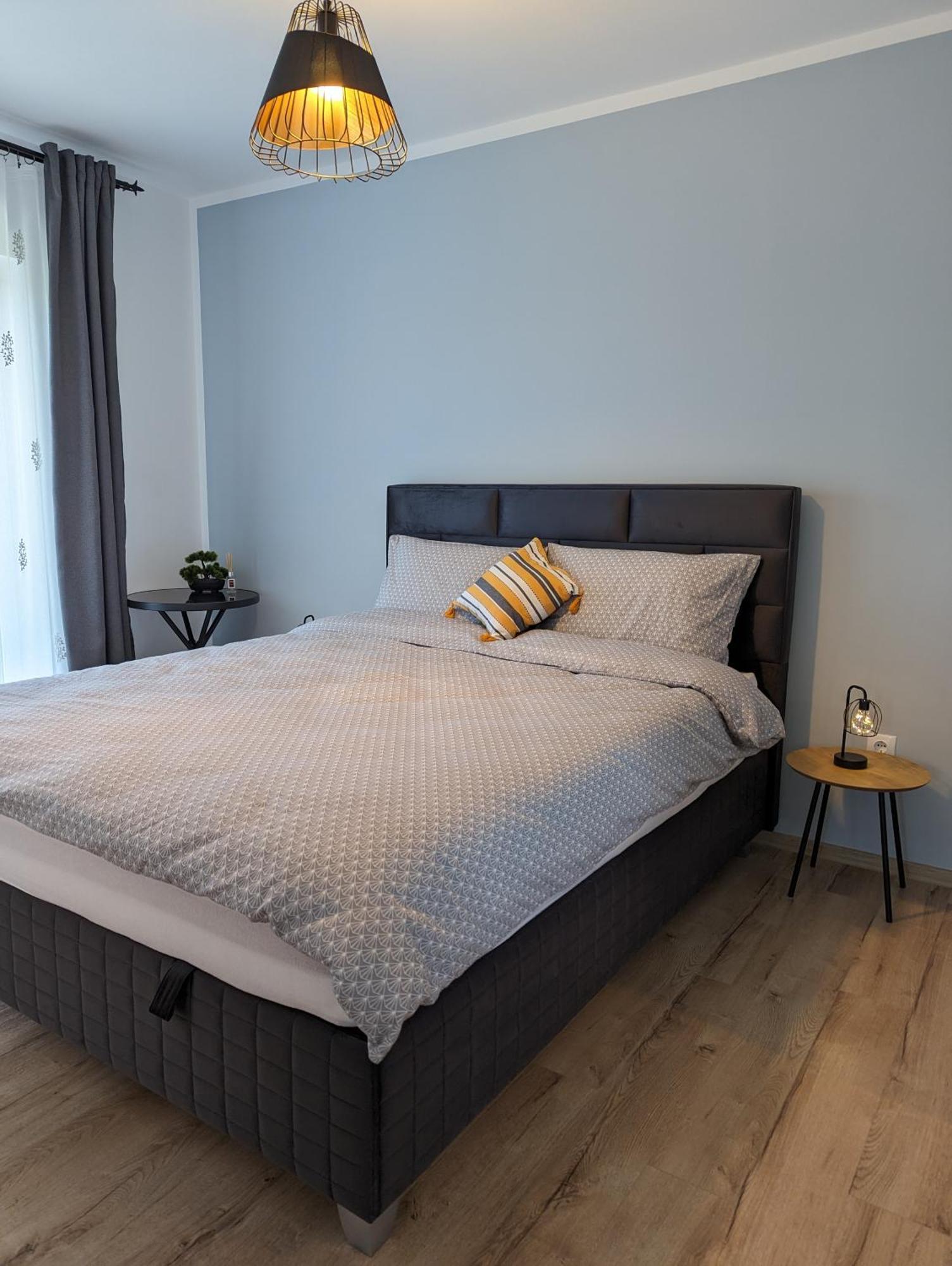 Apartment 17 *